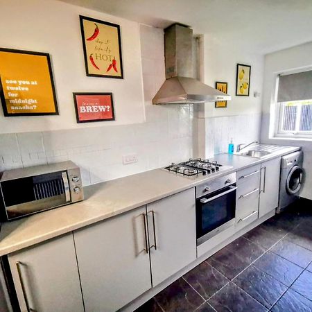 No 7 - Bright, Spacious 3 Bed Home With Parking & Wifi Huyton Exteriér fotografie