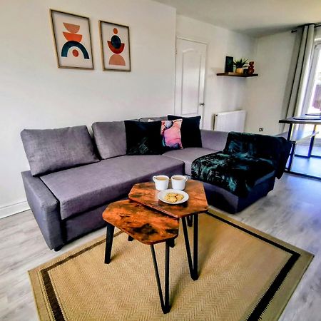 No 7 - Bright, Spacious 3 Bed Home With Parking & Wifi Huyton Exteriér fotografie