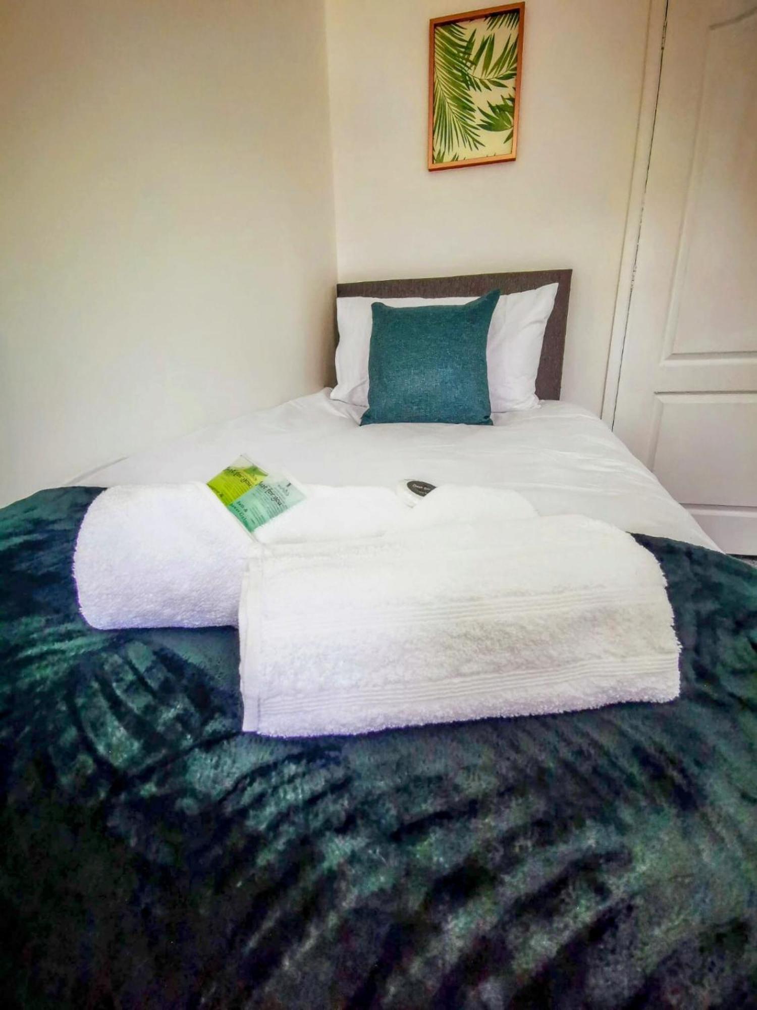No 7 - Bright, Spacious 3 Bed Home With Parking & Wifi Huyton Exteriér fotografie