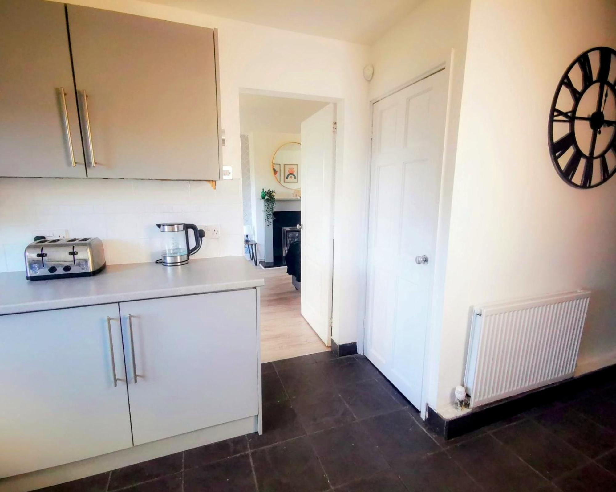 No 7 - Bright, Spacious 3 Bed Home With Parking & Wifi Huyton Exteriér fotografie