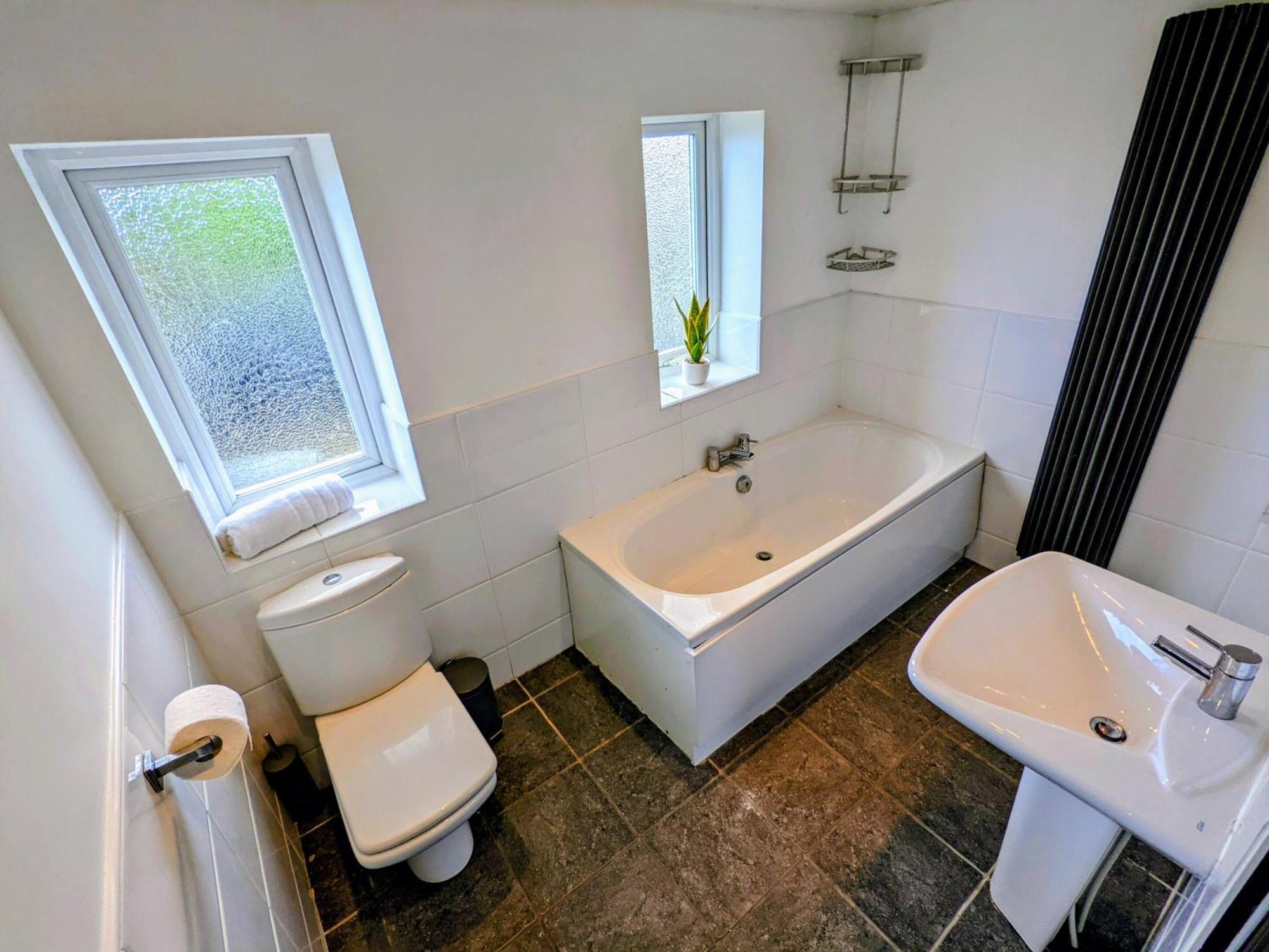 No 7 - Bright, Spacious 3 Bed Home With Parking & Wifi Huyton Exteriér fotografie