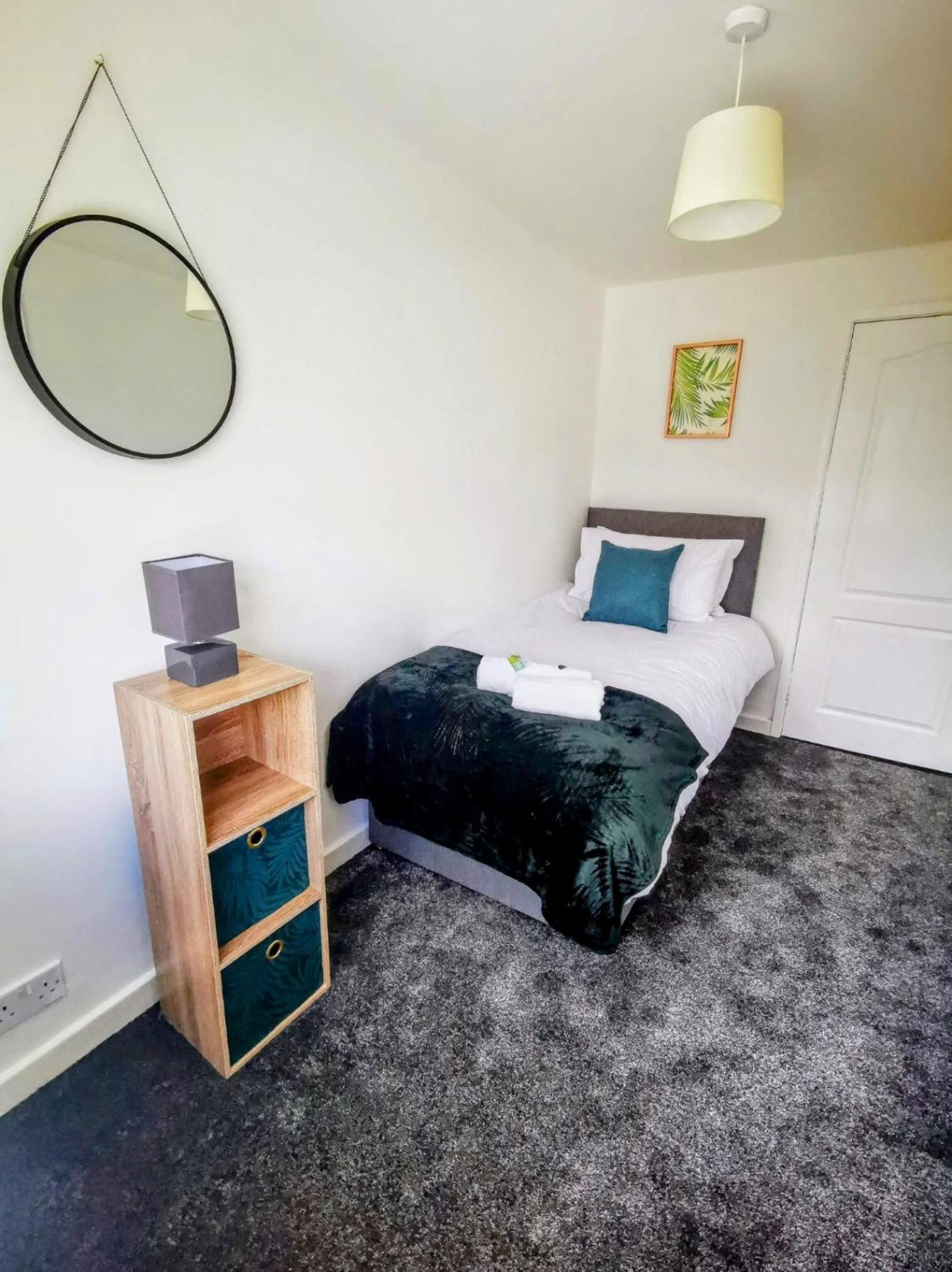 No 7 - Bright, Spacious 3 Bed Home With Parking & Wifi Huyton Exteriér fotografie
