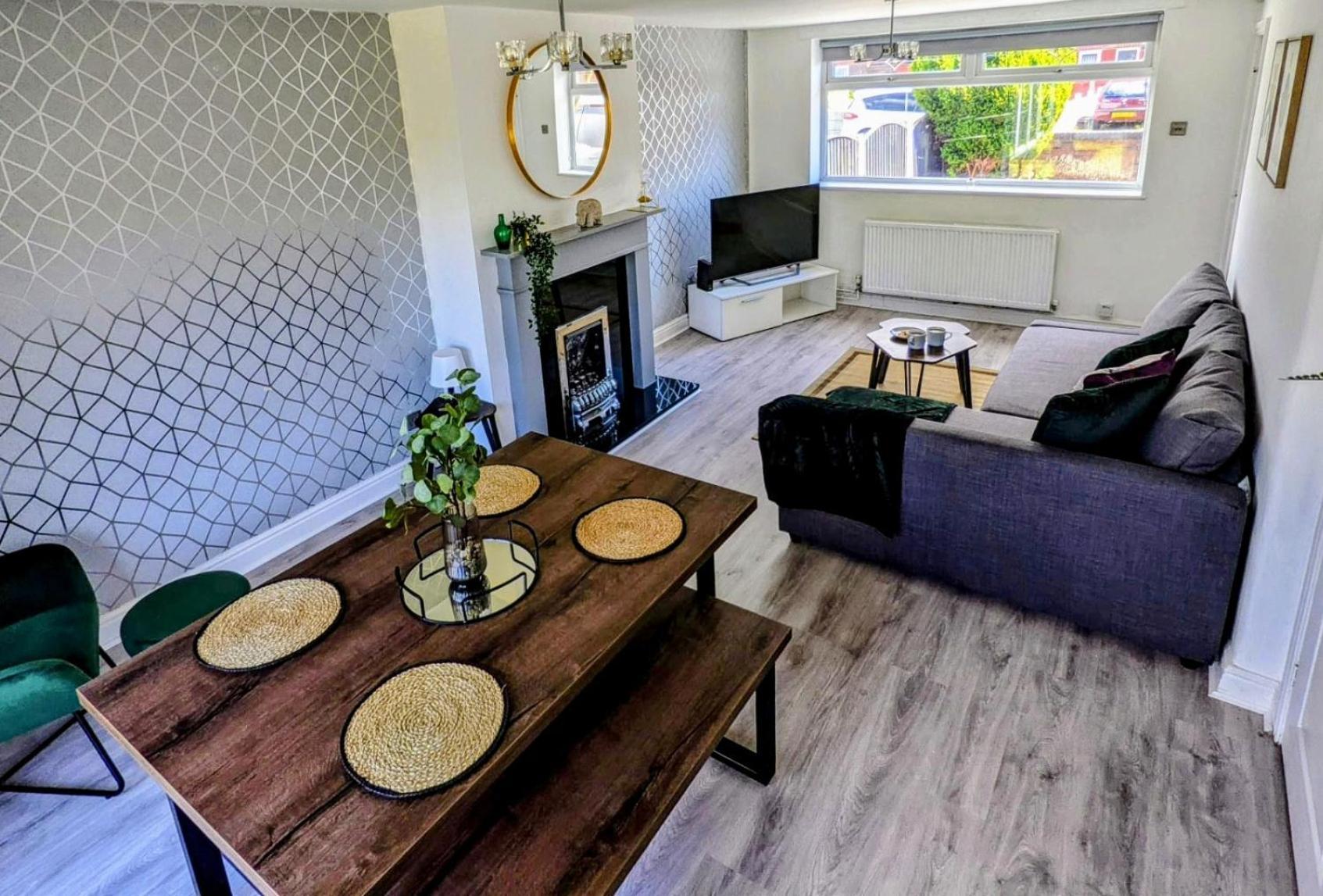 No 7 - Bright, Spacious 3 Bed Home With Parking & Wifi Huyton Exteriér fotografie